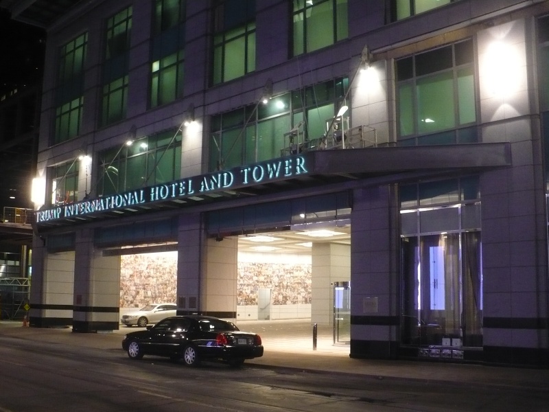 Trump_Toronto_entrance_at_night_Wiki_Commons